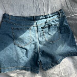 Gloria Vanderbilt Light Blue Jean Shorts